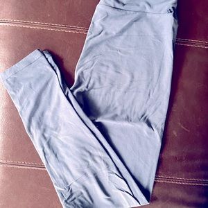 Teal color LuLaRoe women’s one size leggings
